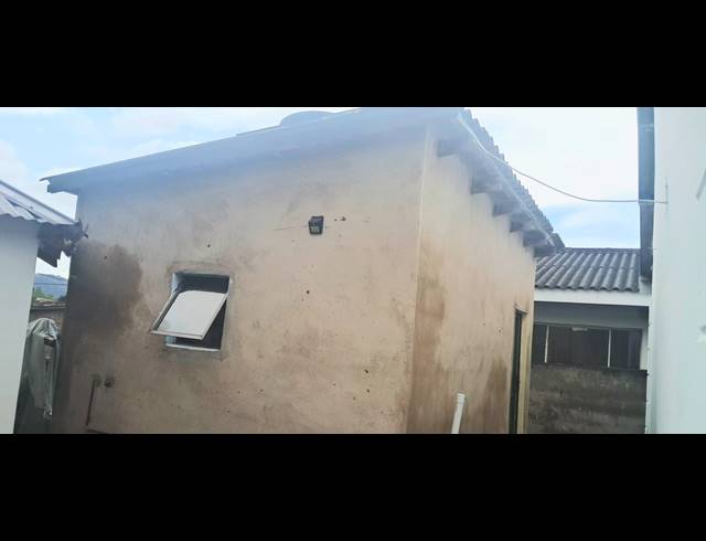 2 BEDROOM FREESTANDING FOR SALE IN KWANDENGEZI-A
